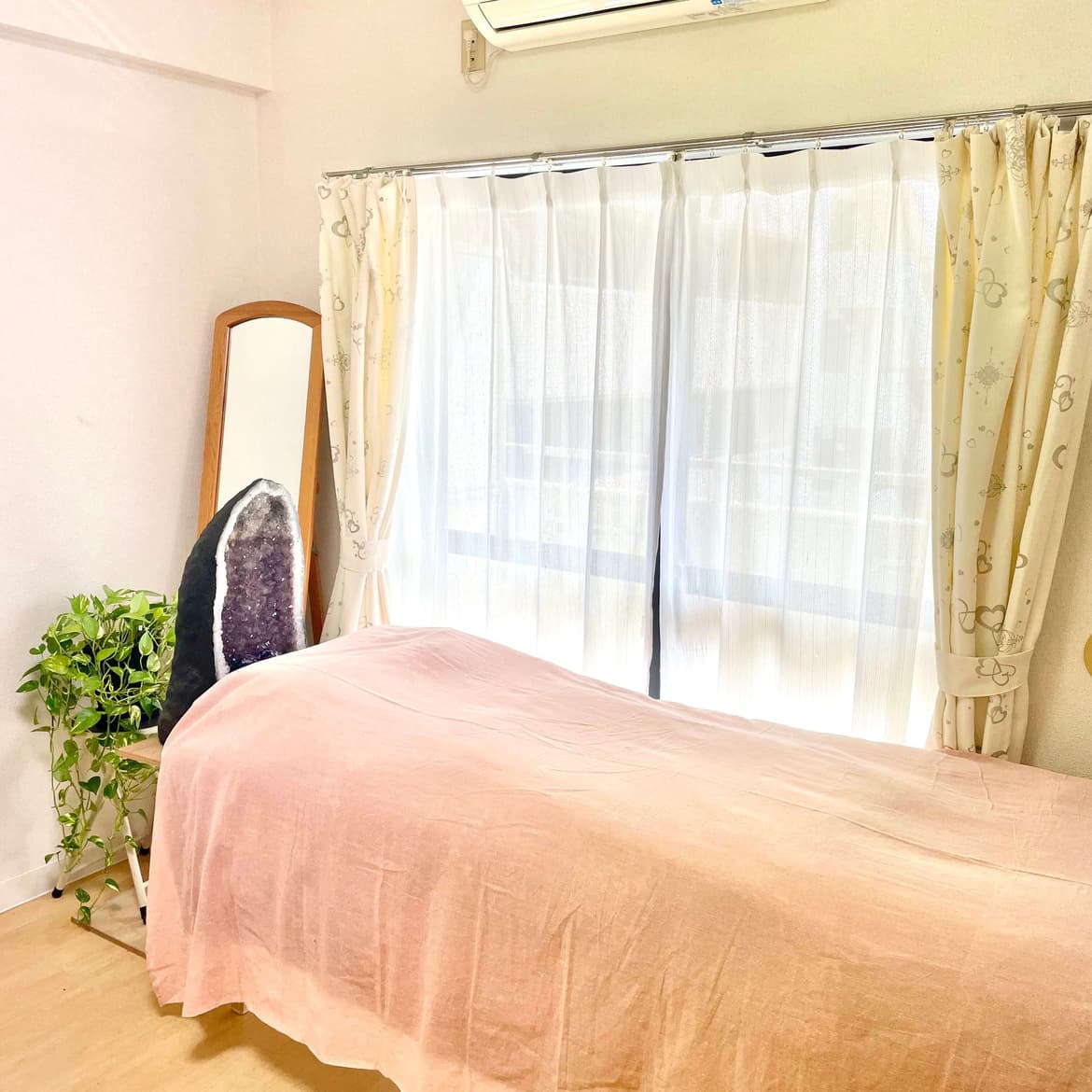 三鷹で受けられるアメジスト岩盤浴｜冷え性・代謝アップをサポート